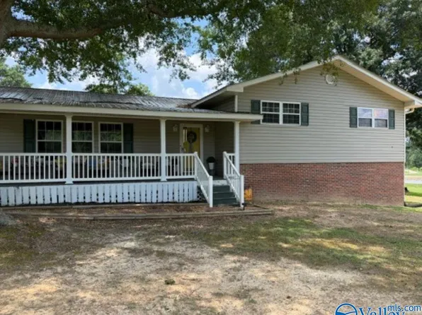 305 Alexander Dr, Boaz, AL 35956