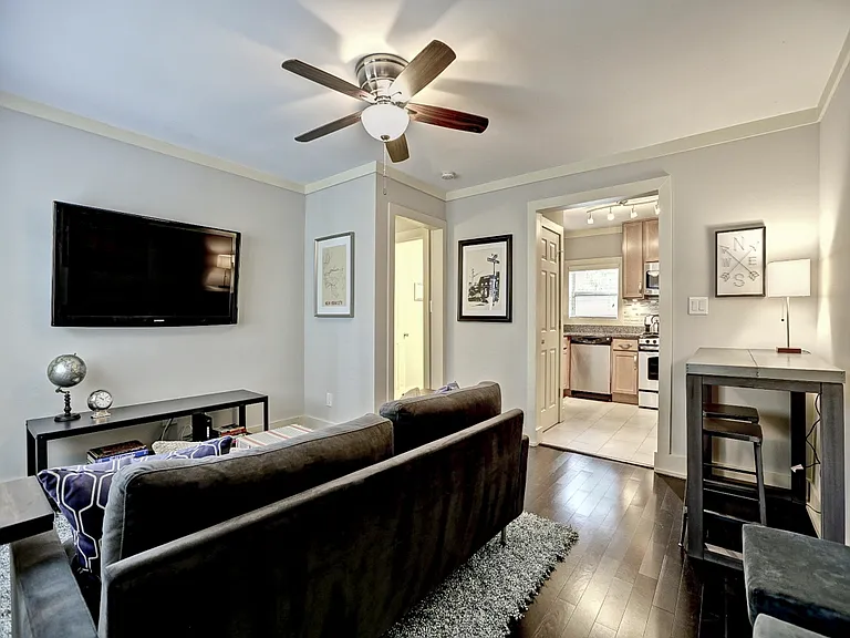 69 Norwood Ave NE #A — Photo 3