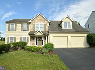 659 Golden Eagle Way, Lancaster, PA 17601