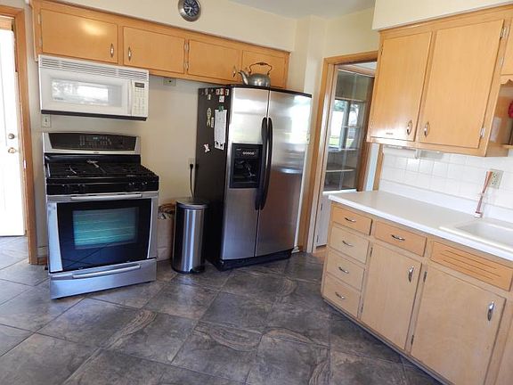 5th image of 9337 W Melvina St