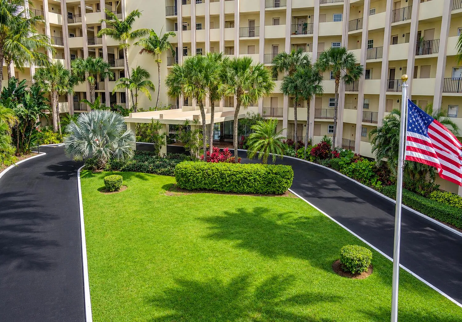 2 bed, 2.0 bath, 1395 sqft, $3,950 — Photo 3