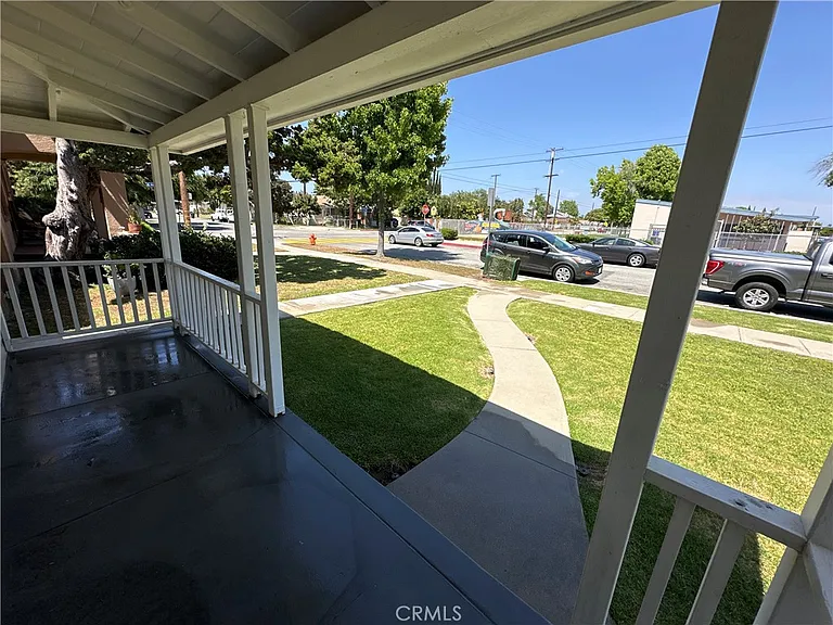 210 S Bush St — Photo 7