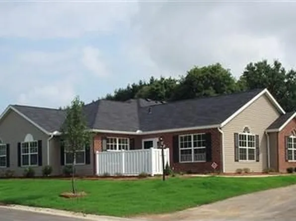 165 Woodbury Glen St Condo 165, Hartville, OH 44632