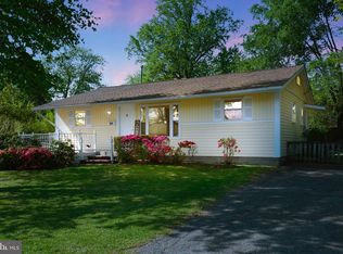 909 Hopton Rd, Woodbridge, VA 22191