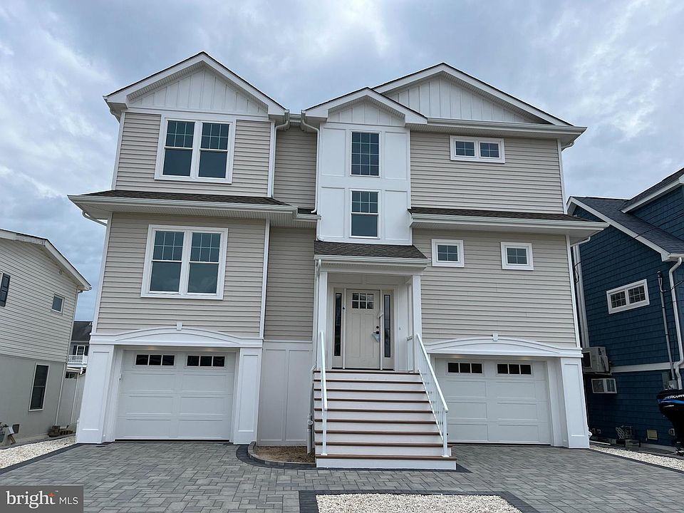 1st image of 39 Weaver Dr