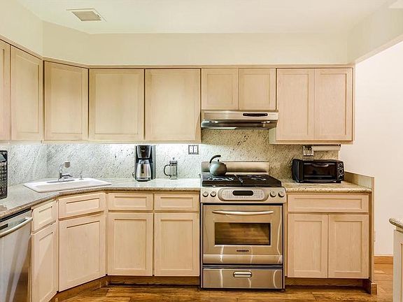 4th image of 340 W 55th St APT 2D