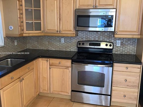 2nd image of 4524 SW 54th St APT 502