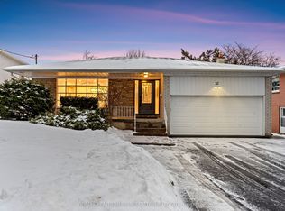 32 Colonnade Rd, Toronto, ON M2K2L5