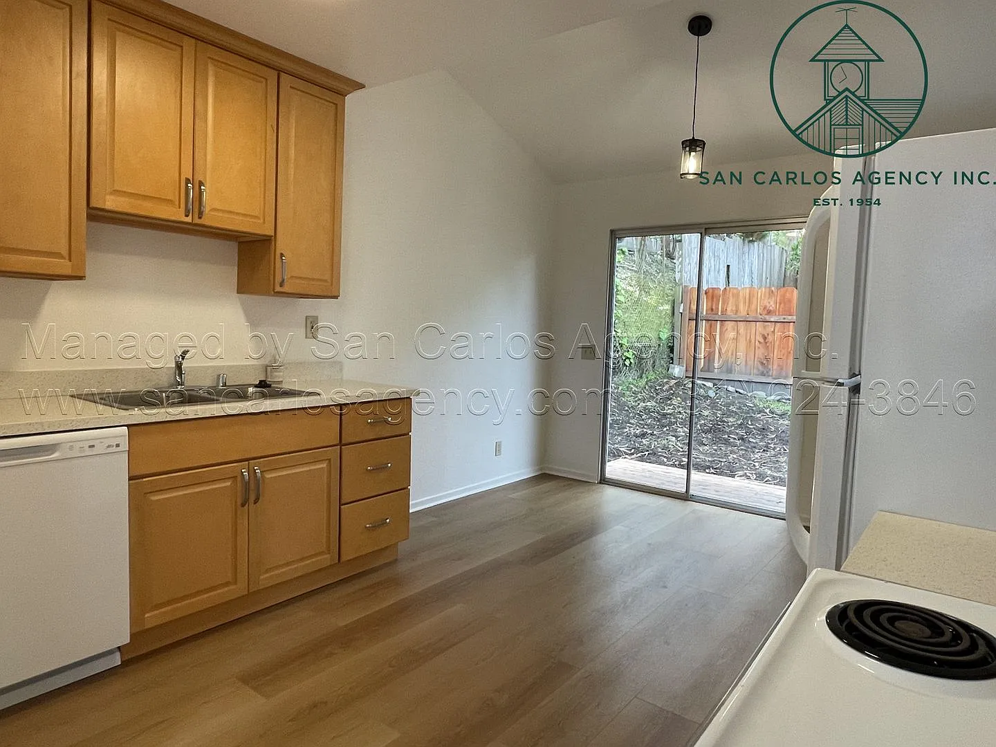 Refreshed Two Bedroom Monterey Home at End of Quiet Cul de Sac — Photo 4