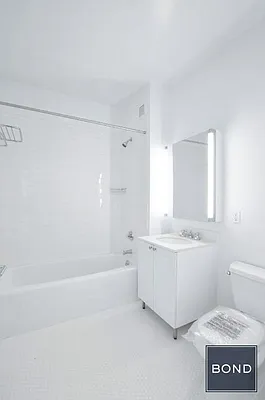 Rented by Bond New York | media 5