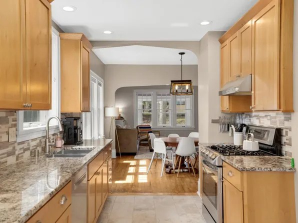 258 Hamline Ave S, Saint Paul, MN 55105