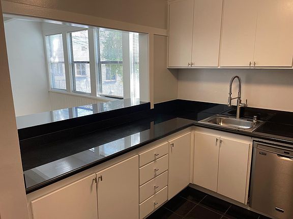 2nd image of 606 Parkman Ave APT 6