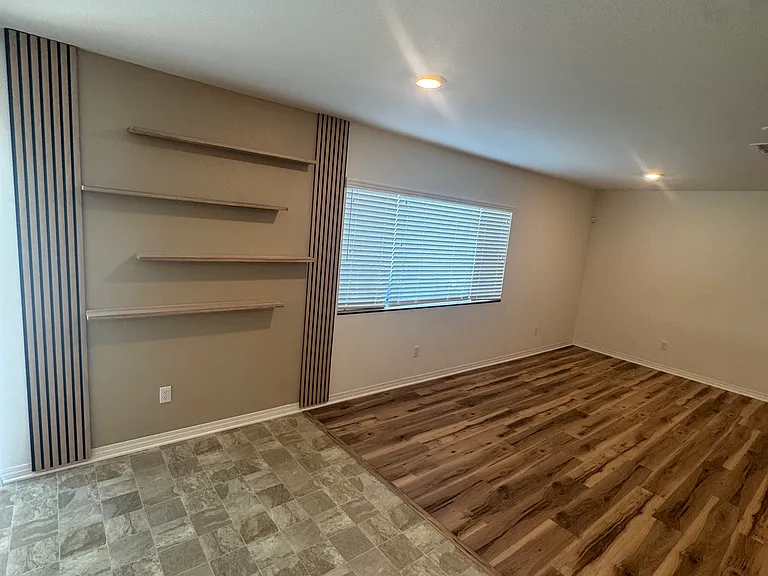 5161 Rowel St — Photo 12
