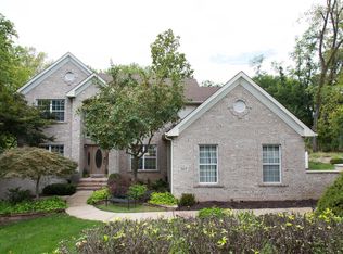 507 Oak Creek Meadows Ct, Chesterfield, MO 63017
