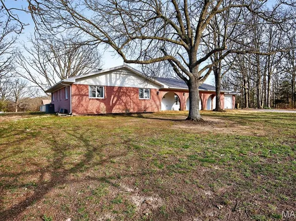 22762 Post Oak Dr, Lebanon, MO 65536