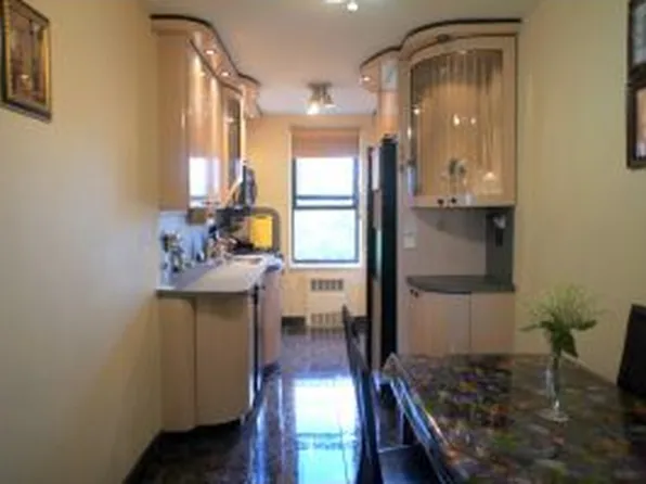 2425 Haring Street image 1 of 5