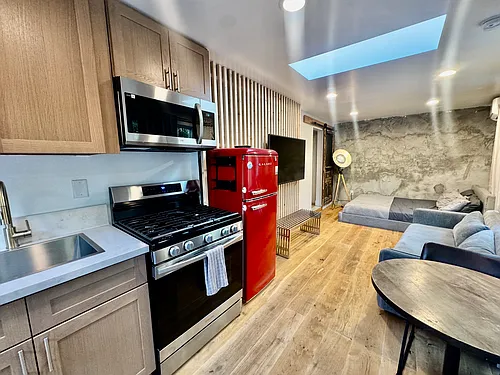 1328 S Cochran Ave #4 Photo 1