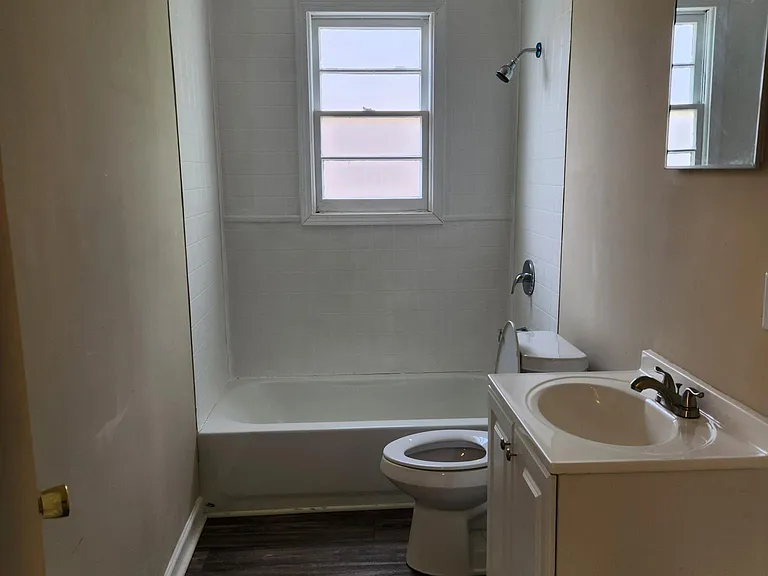 836 Edwards Ave — Photo 3