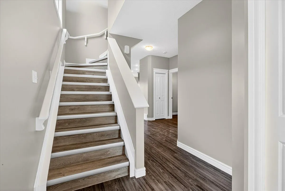 3 bed 2.5 bath Single Garage Duplex in Southfort! — Photo 4