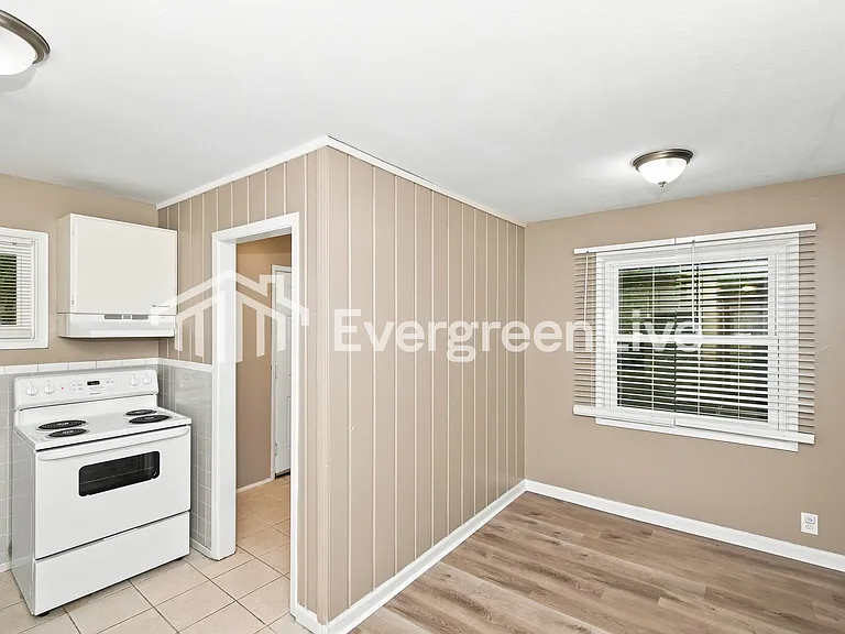 3314 N Ashland Ave — Photo 6