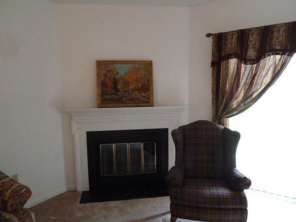 5th image of 173 Oak Knoll Cir