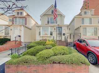 6276 Austin St, Flushing, NY 11374
