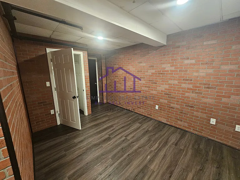 Sunshine Apartments — Photo 14