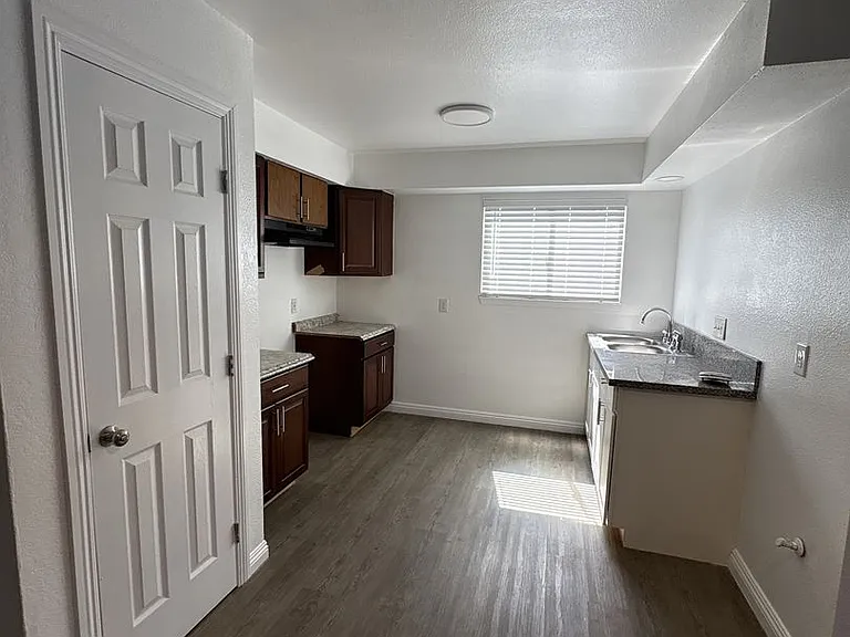 388 Crestwood Ave #A-D — Photo 4