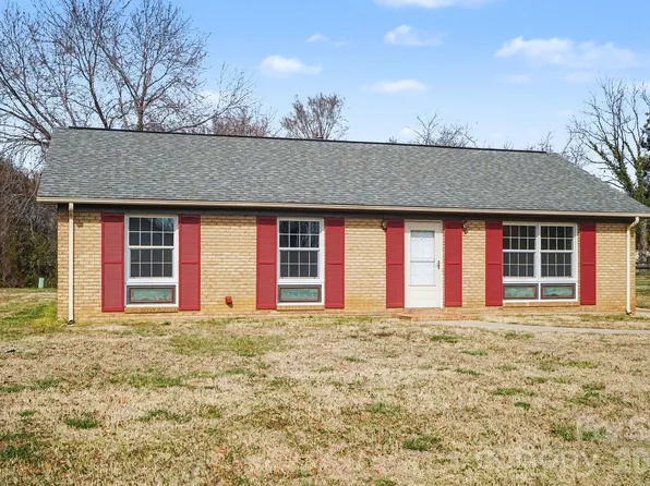 2200 Longdale Dr, Charlotte, NC 28217