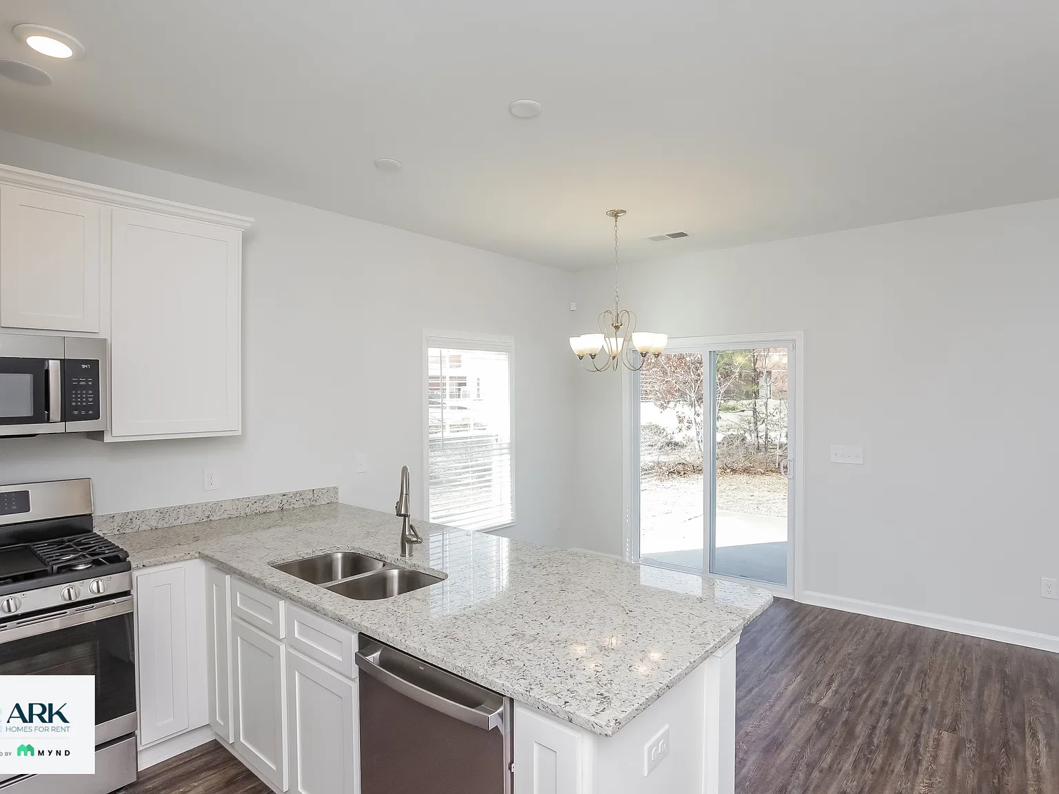 3 bed, 2.5 bath, 1478 sqft, $1,959 — Photo 3