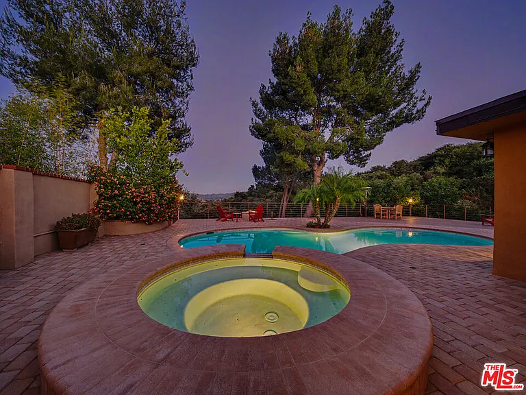 3106 Voltaire Dr — Photo 23