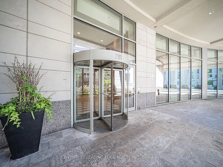 2191 Yonge St #5104 — Photo 3