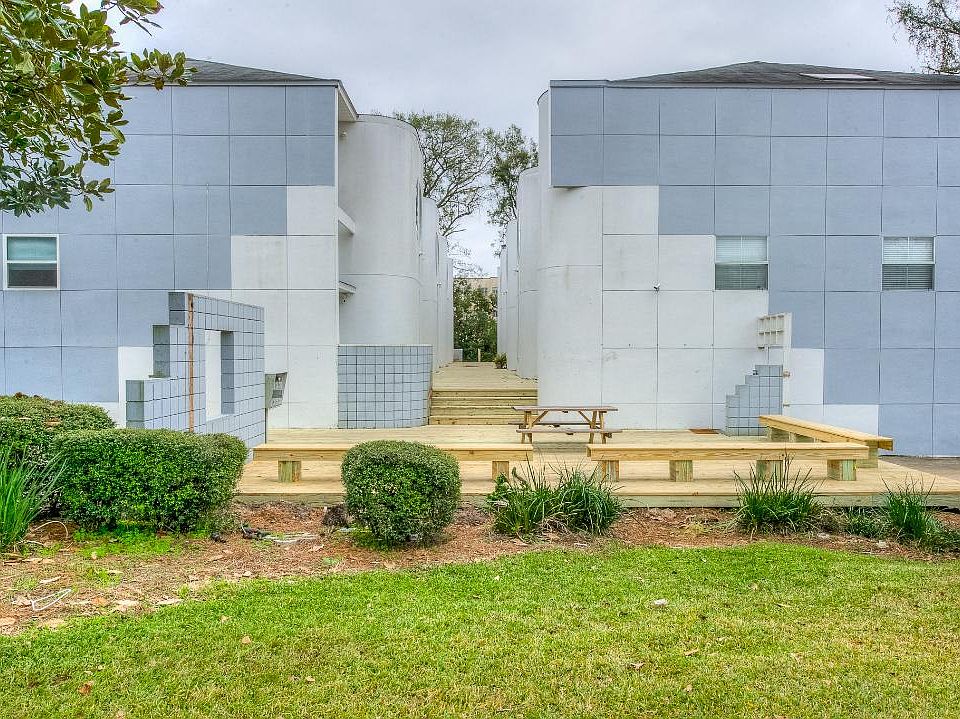 Front view of Atrium