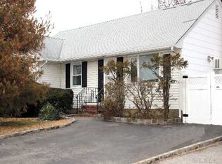 2869 Lawrence Dr, Wantagh, NY 11793