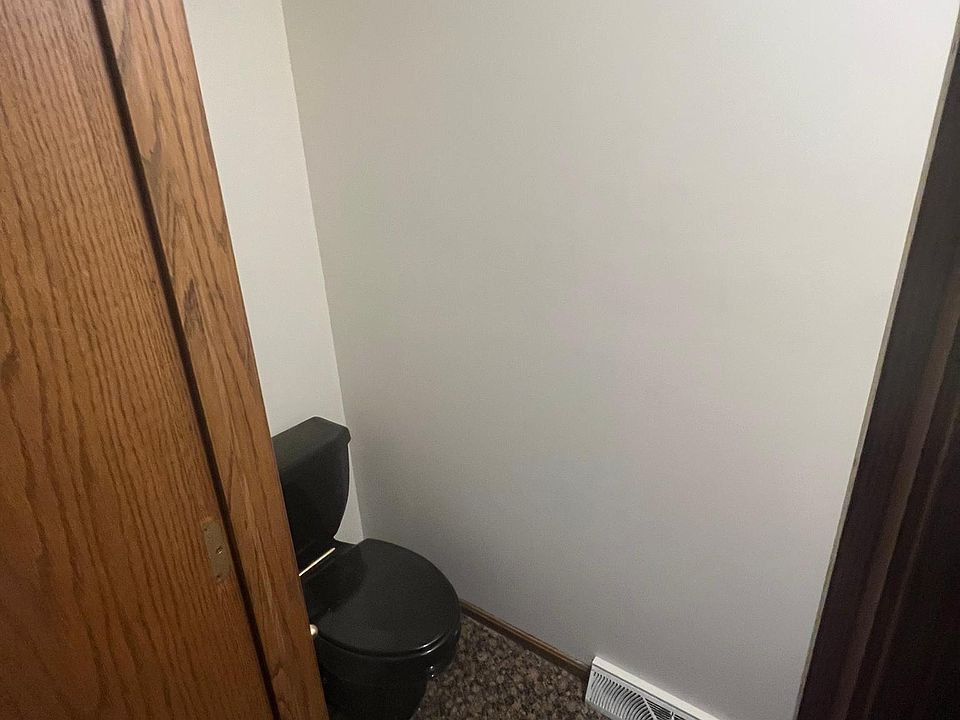 1 floor half bathroom