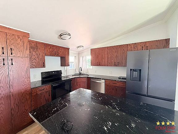 2nd image of 1335 Fleming Ave #84