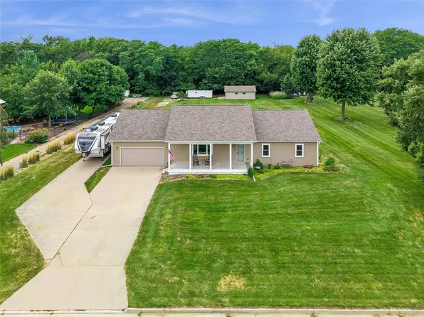 1040 SE 61st St, Pleasant Hill, IA 50327