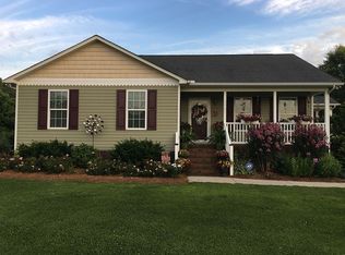 1587 Rogers Lake Rd, Kannapolis, NC 28081