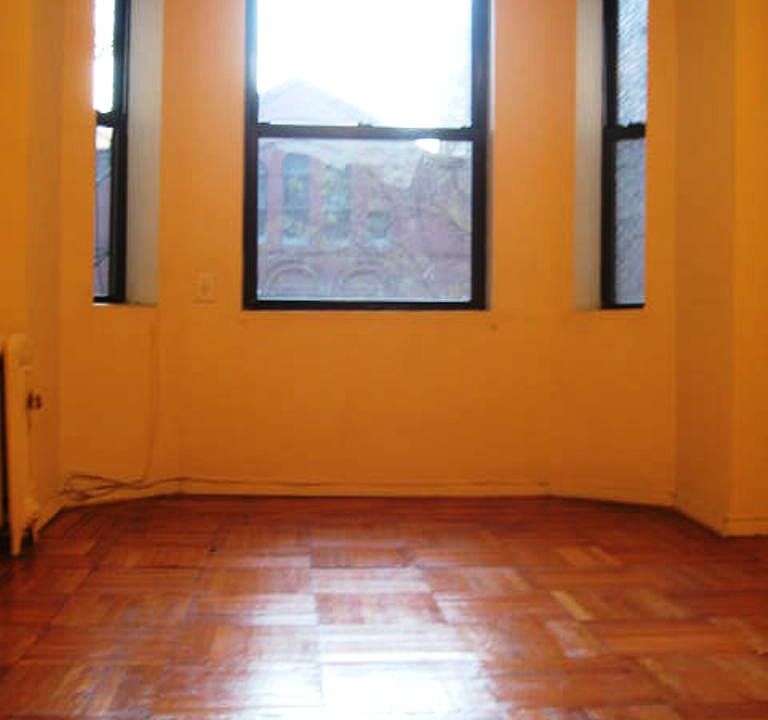 1st image of 125 W 16th St APT 136