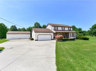 6249 New Castle Rd, Lowellville, OH 44436