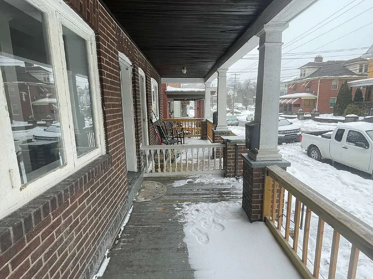 126-136 S Spring Ave #136 — Photo 5