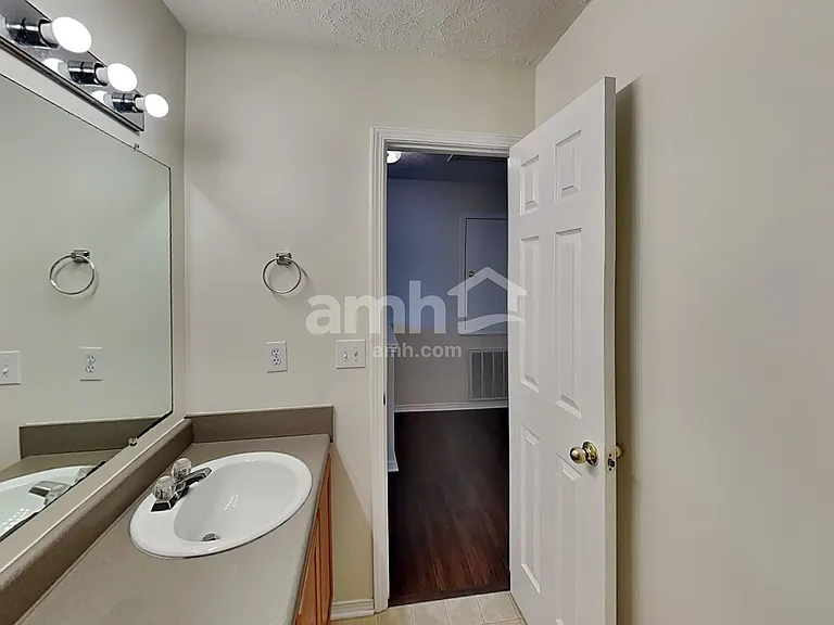 2651 Sutherland Dr — Photo 20