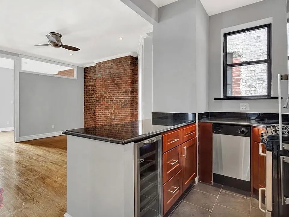 250 Mott St #5