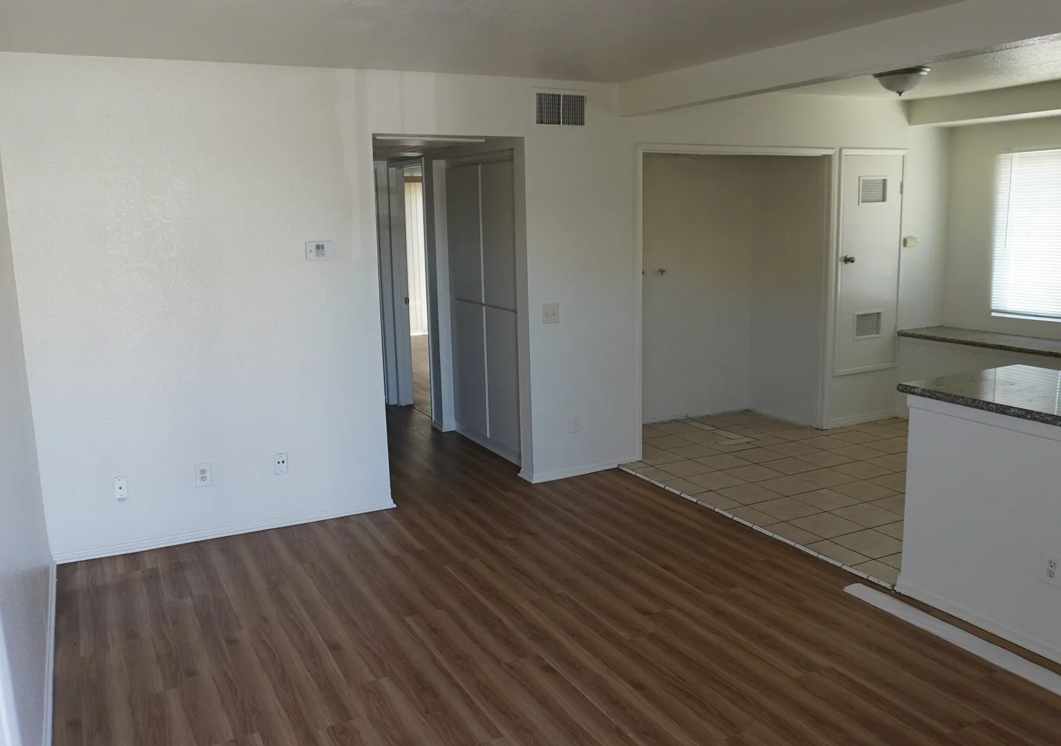 Cypress Ave, Fontana — Photo 1