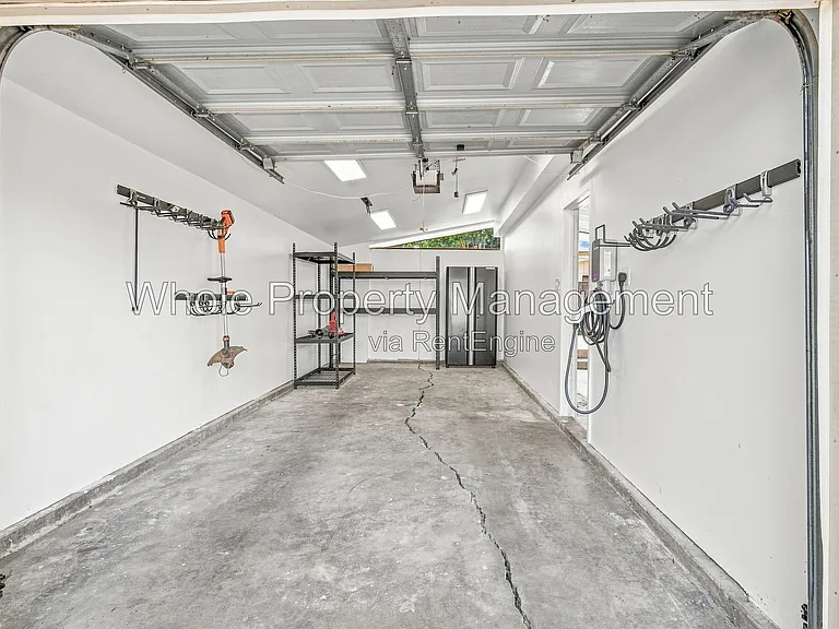2300 S Newton St — Photo 27