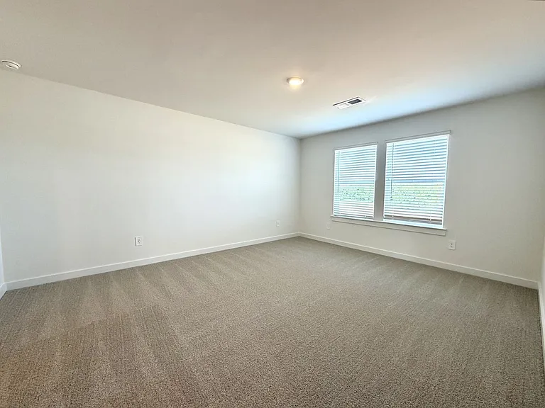 2372 Woodmeadow Dr — Photo 33