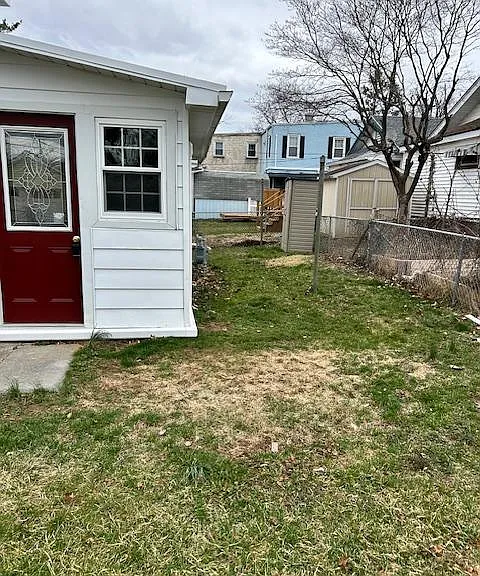 512 S Laurel St — Photo 3
