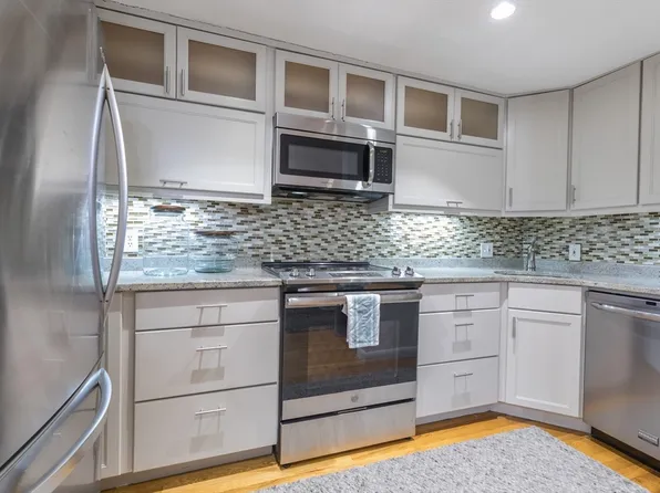 25 Phillips St #A, Boston, MA 02114