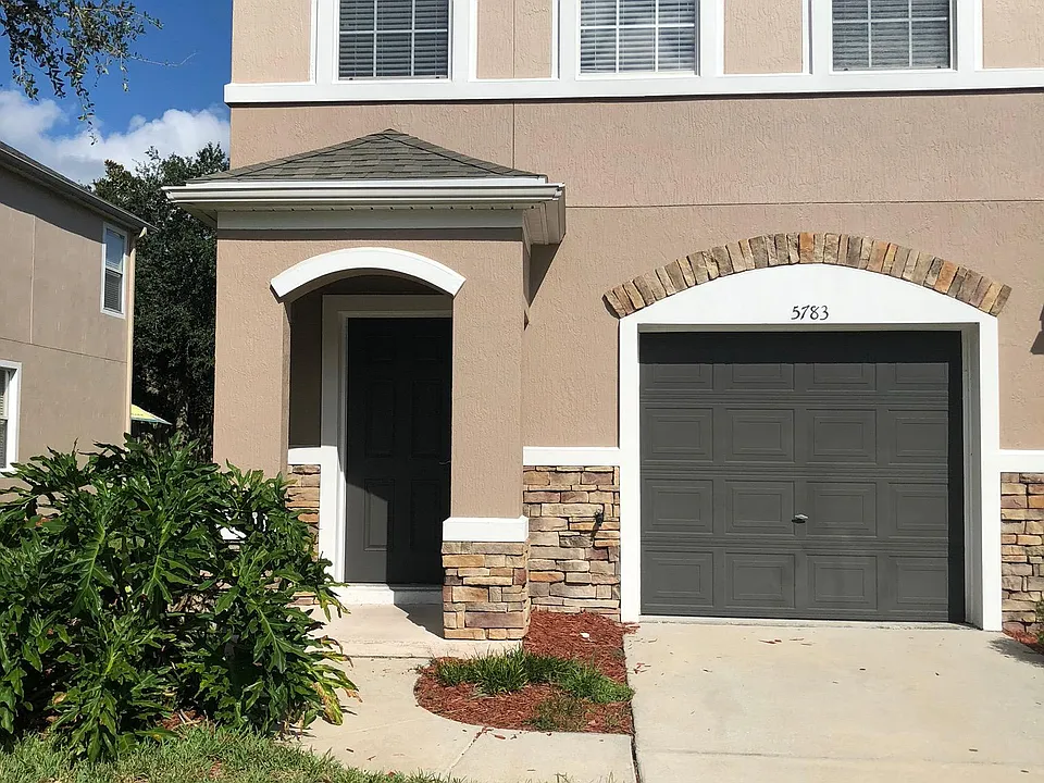 5783 Parkstone Crossing Dr