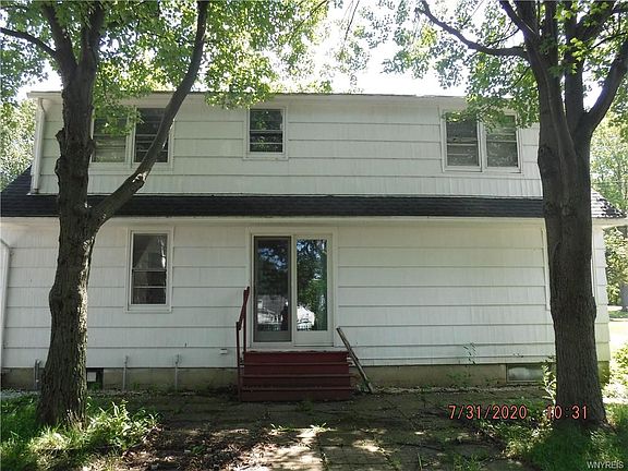 3rd image of 6108 McKinley Pkwy